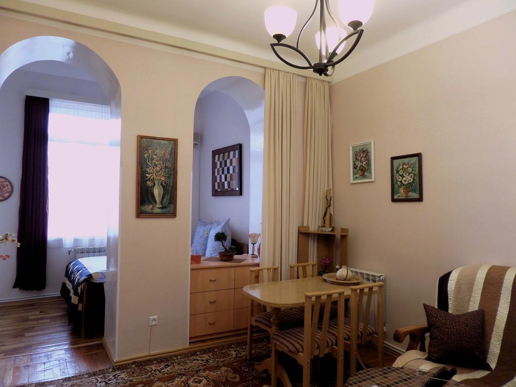 Ara & Gaya Аpartment Apartment Yerevan Ngoại thất bức ảnh