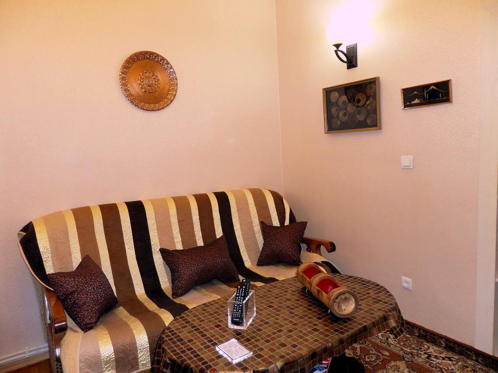 Ara & Gaya Аpartment Apartment Yerevan Ngoại thất bức ảnh