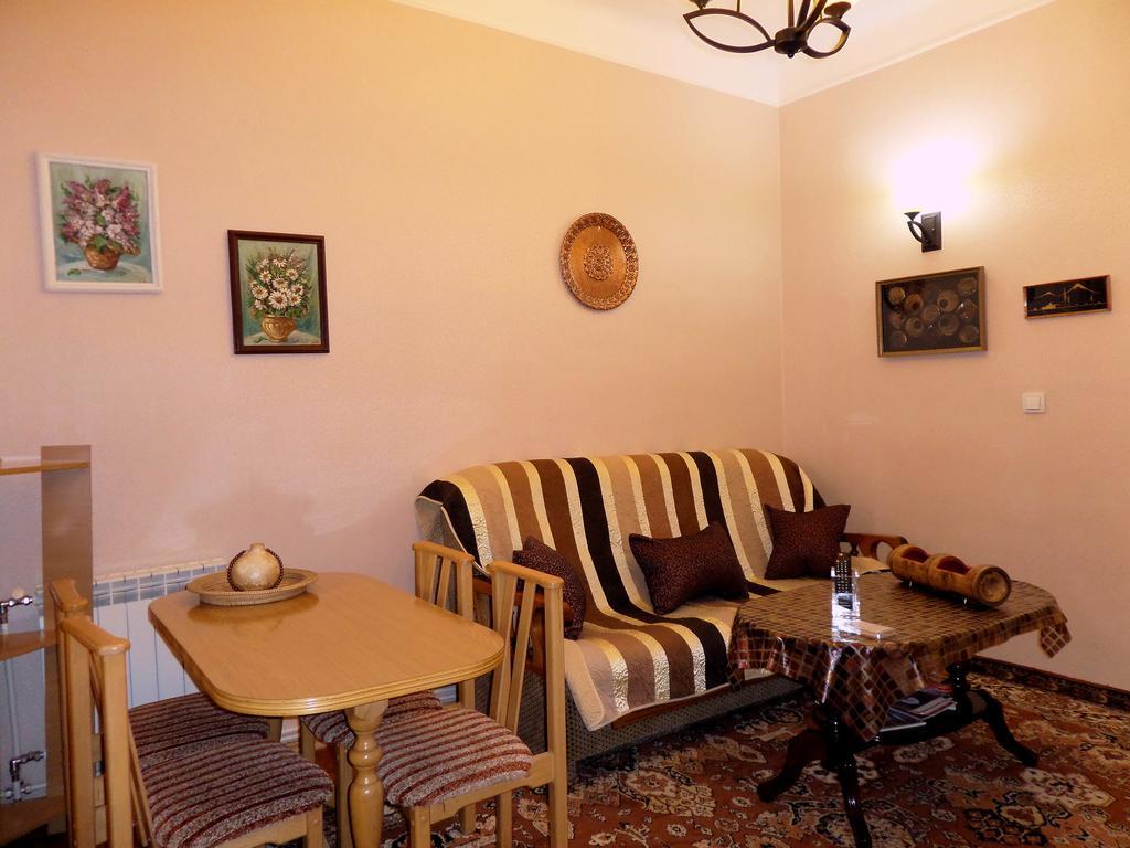 Ara & Gaya Аpartment Apartment Yerevan Ngoại thất bức ảnh