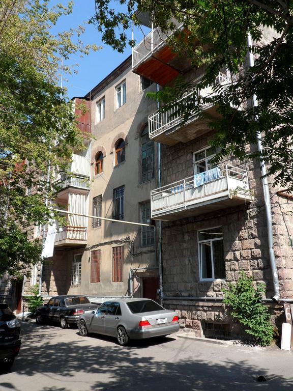 Ara & Gaya Аpartment Apartment Yerevan Ngoại thất bức ảnh
