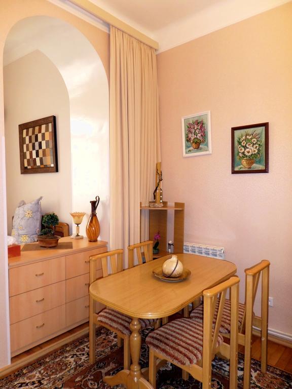 Ara & Gaya Аpartment Apartment Yerevan Ngoại thất bức ảnh